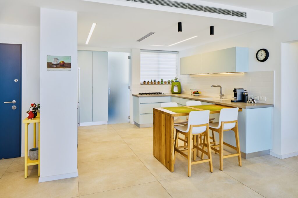 Michal Nof - Gilad Yitzhaki - Levitan 13